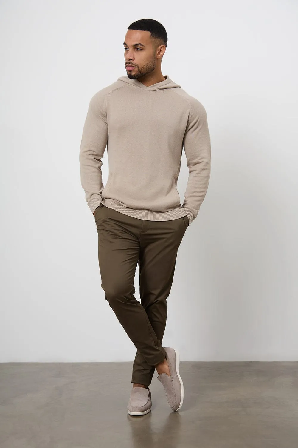 Athletic Fit Cotton Stretch Chino Pants in Khaki