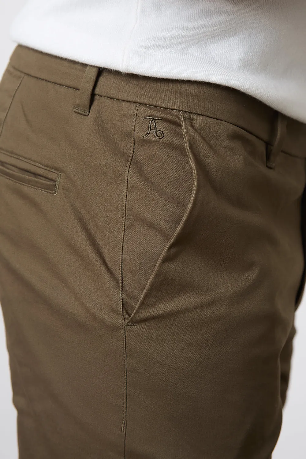 Athletic Fit Cotton Stretch Chino Pants in Khaki
