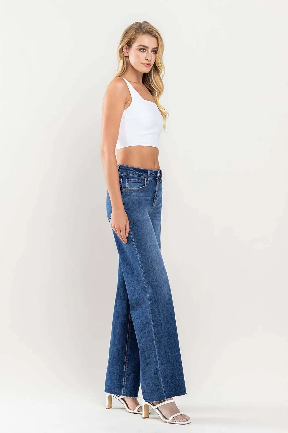 HIGH RISE CLEAN RAW HEM LOOSE JEANS