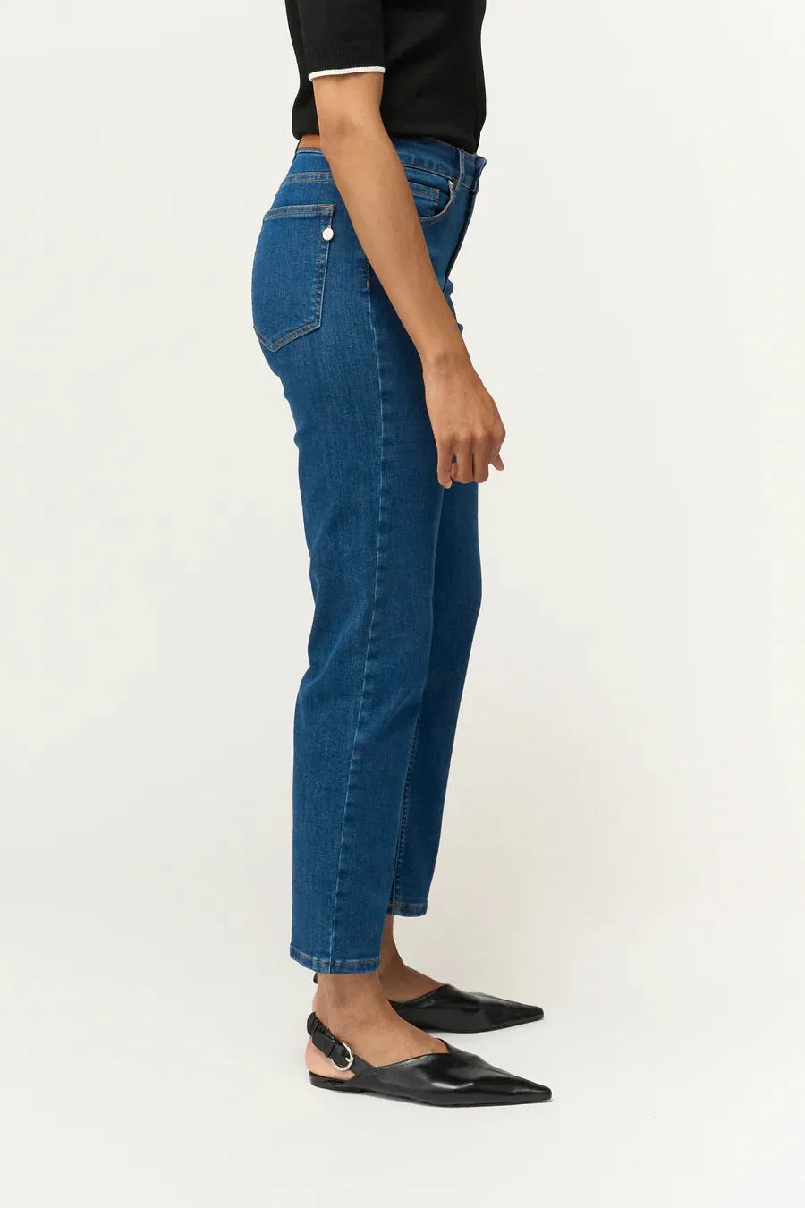 PD Trisha Swan Jeans bright on Rivington by Pieszak