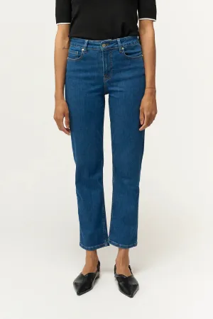 PD Trisha Swan Jeans bright on Rivington by Pieszak