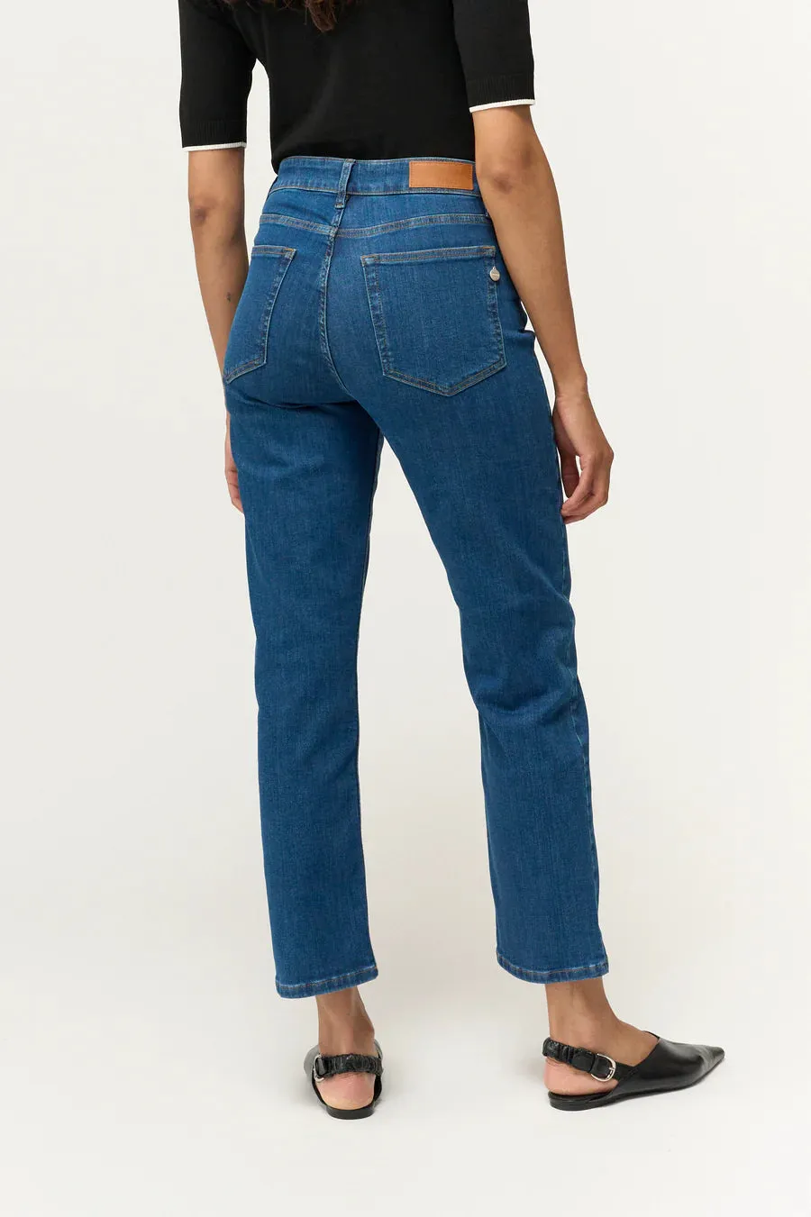 PD Trisha Swan Jeans bright on Rivington by Pieszak