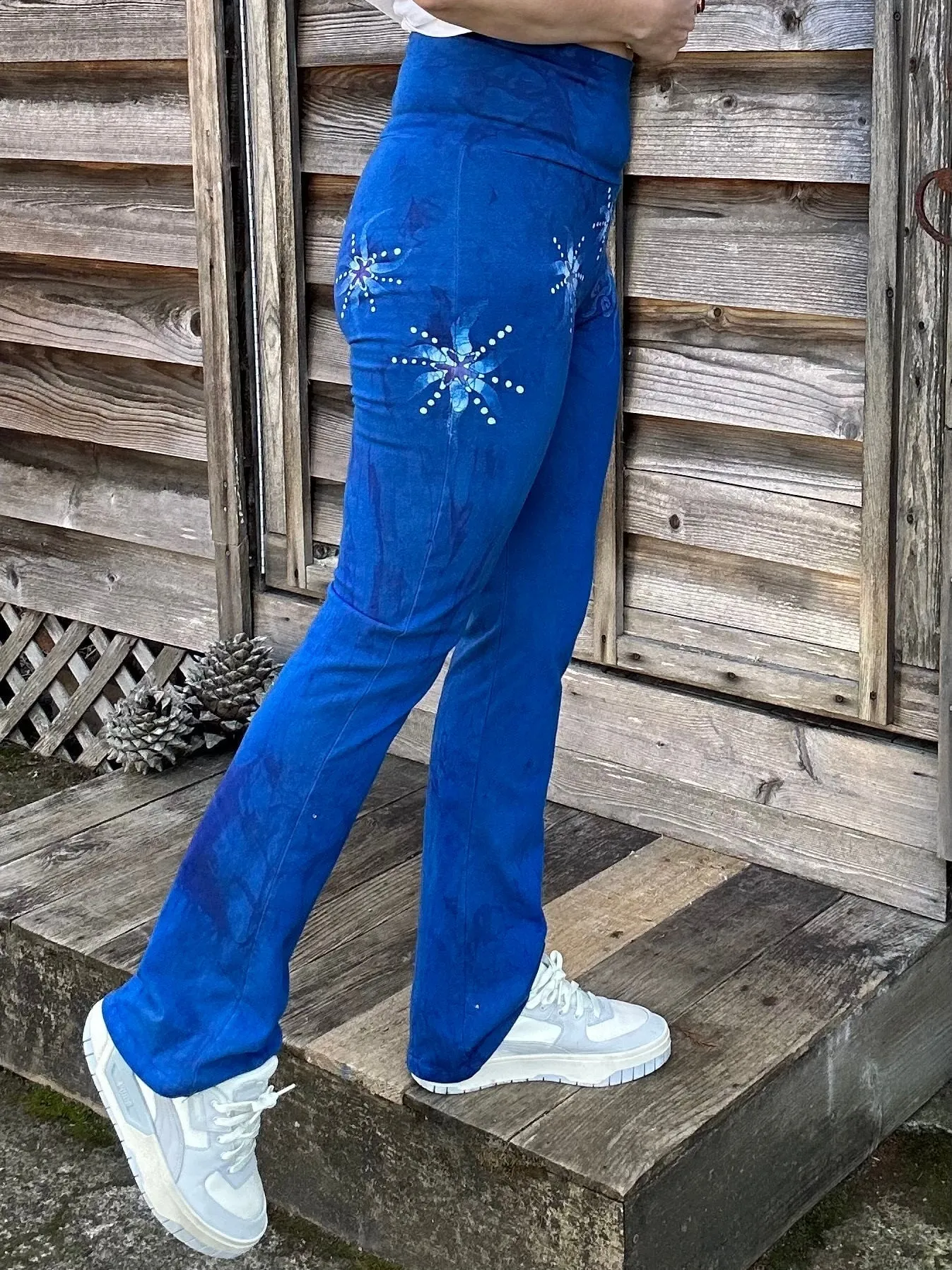 Super Blue Starflower Stretchy Movement Pants - Size Medium